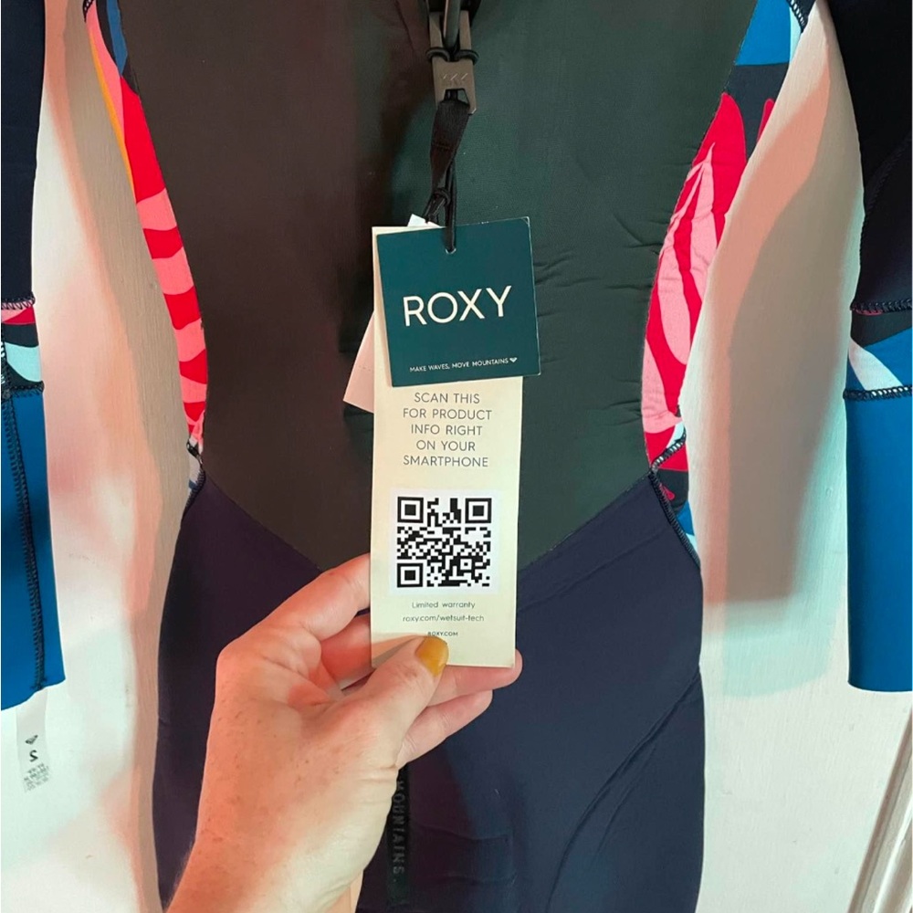 Roxy Vibrant Patterned Wetsuit - Picture 3 of 5